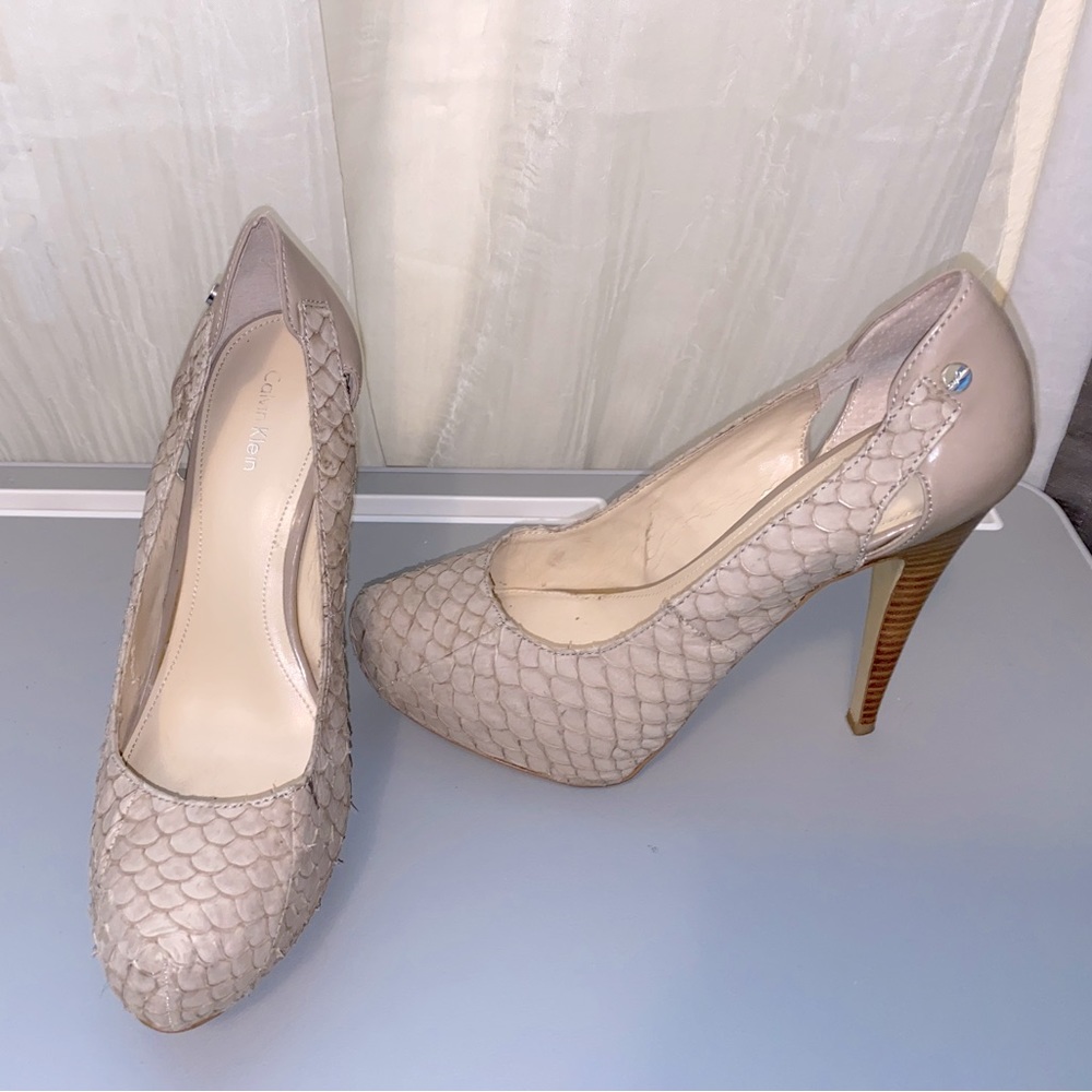 Calvin Klein 
Neutral Textured Fashion Platform   8.5M